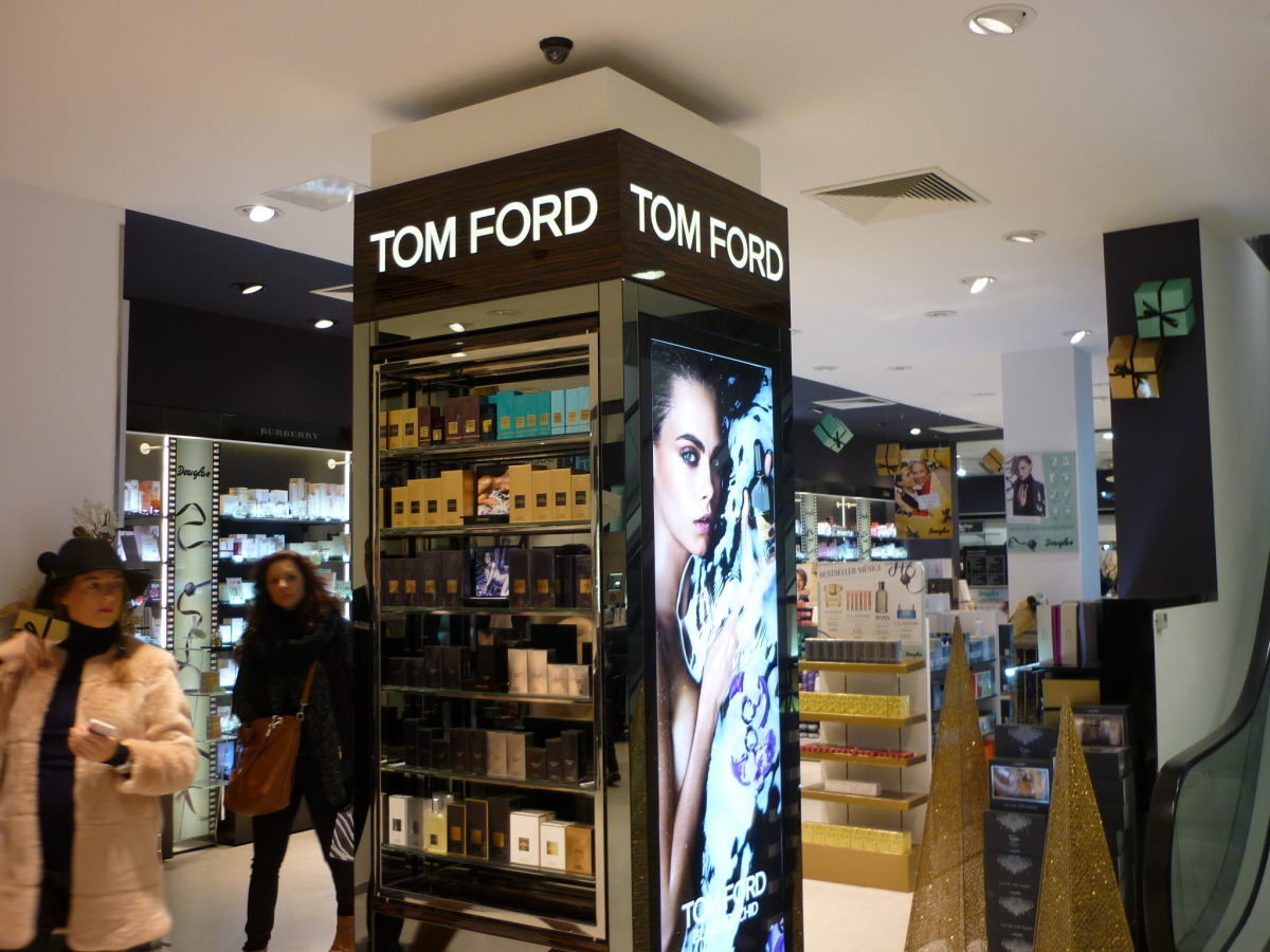 Tom Ford nová značka v kamenné parfumérii Douglas Debenhams Václavské náměstí
